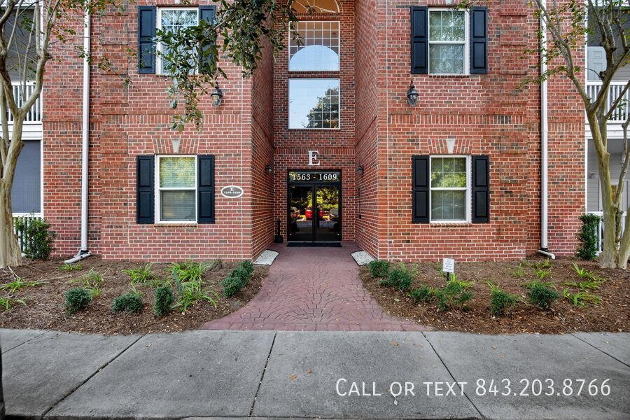 Foto principal - 1589 Cambridge Lakes Dr