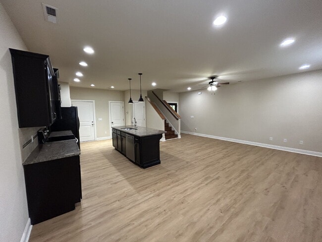 Building Photo - 3-Bedroom 2.5 Bathroom with Walk In Closets and 2-Car Garage For Rent