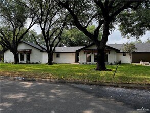 Building Photo - 24 Susan Dr