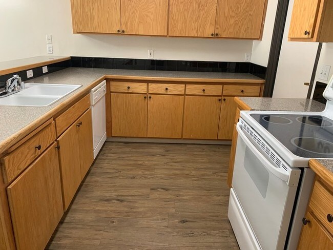 Foto del edificio - 411 N Park St