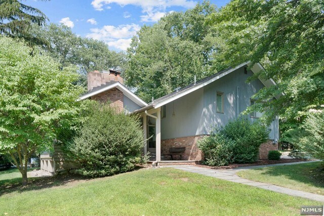 Building Photo - 11 Stevenson Ln