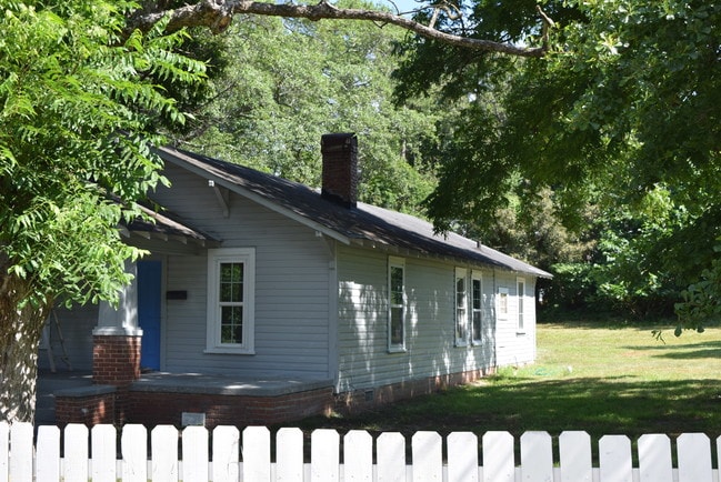 Foto del edificio - 701 Faucette St