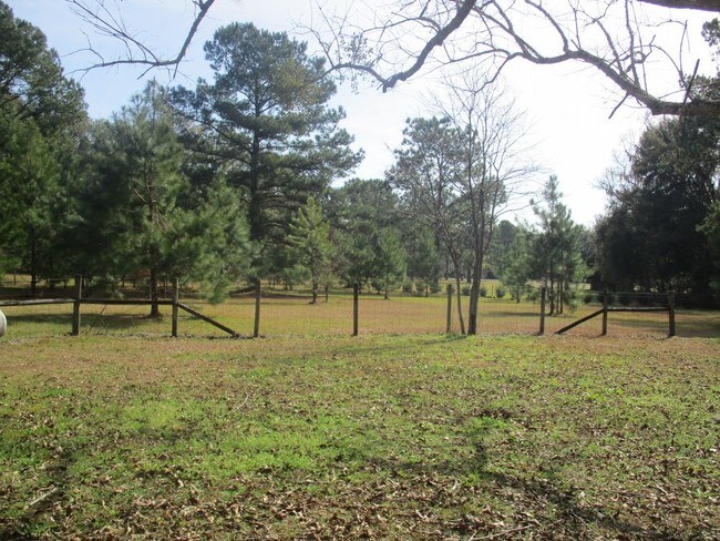 Building Photo - 3/2 High Springs Lease Pending