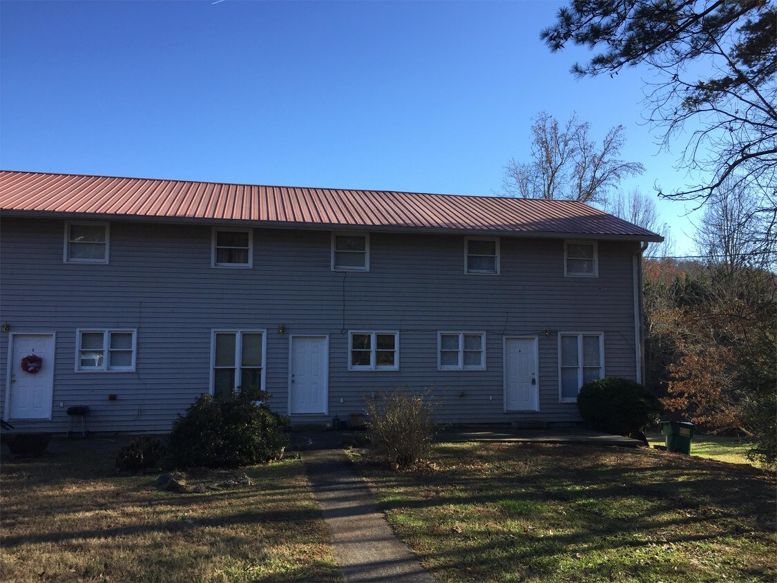 Primary Photo - 211 Camp Sunrise Rd NW