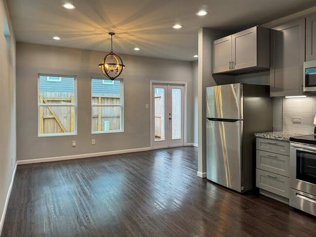 Building Photo - 4937 Ambient Dr