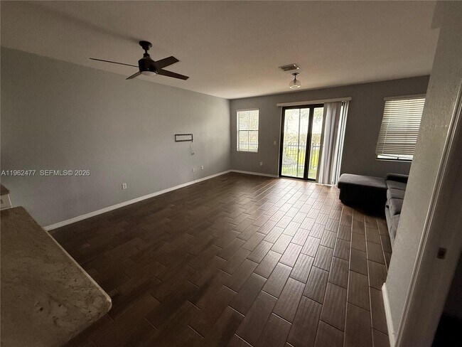 Foto del edificio - 4800 Bayview Dr