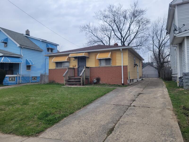 Primary Photo - 4405 E 156th St