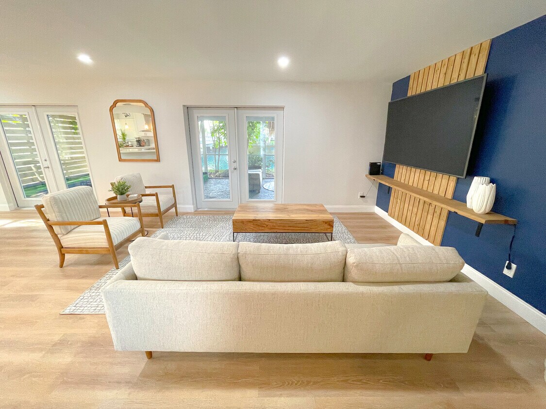 Foto principal - 833 NW 30th St