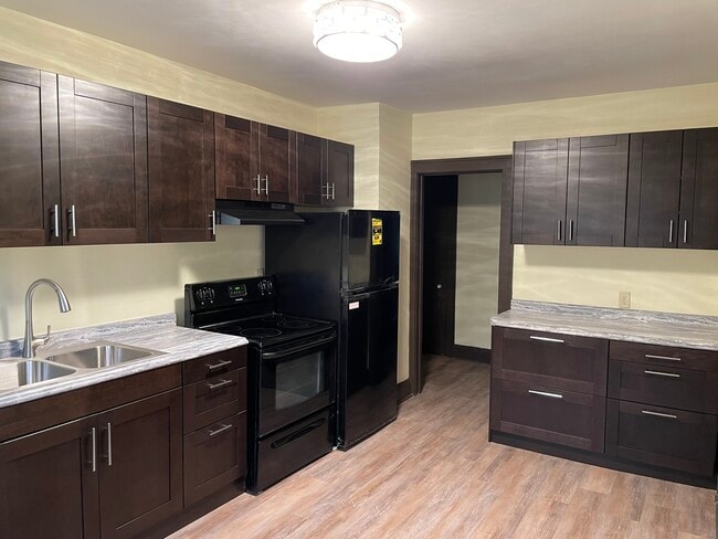 Kitchen from sunroom - 2512 26th Ave N