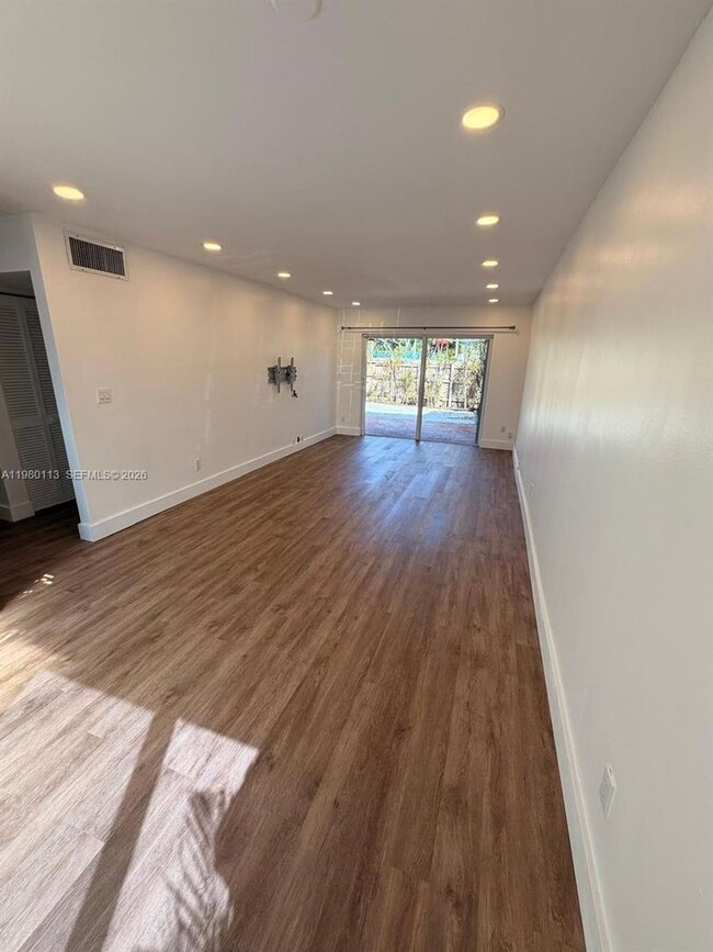 Building Photo - 7101 SW 113th Ct