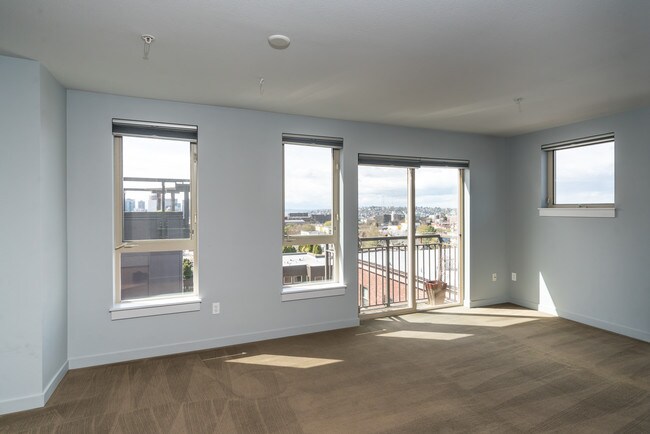 Building Photo - 1420 E Pine St