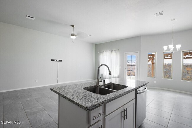 Building Photo - 701 Paseo Musical St
