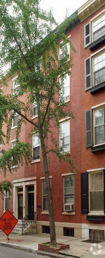 Building Photo - 1706 Pine St