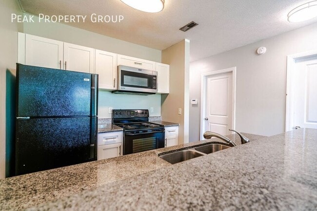 Building Photo - 250 Chittenden Ave