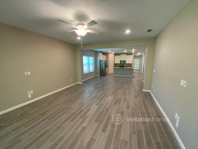 Building Photo - 6382 Starlight Dr