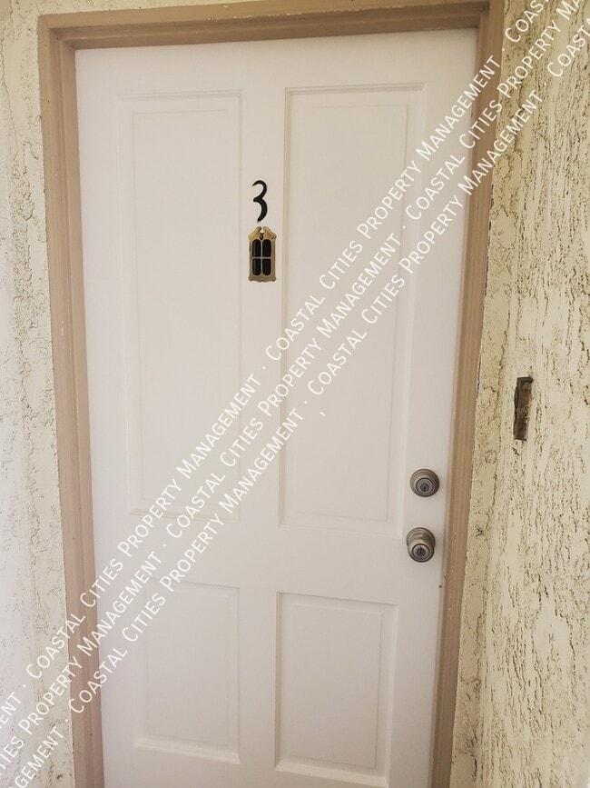 Foto del edificio - 371 Newport Ave