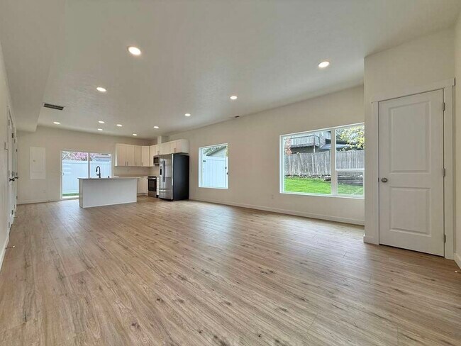 Foto del edificio - 3925 E 32nd Ave