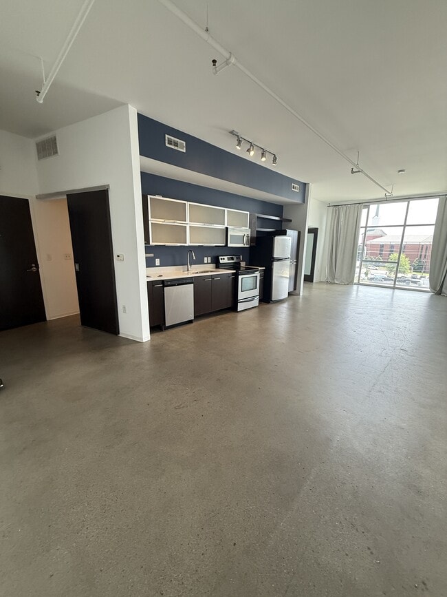 Building Photo - 2115 Yeaman Pl