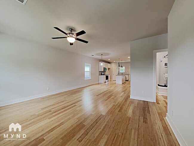 Foto del edificio - 423 Channing Ave