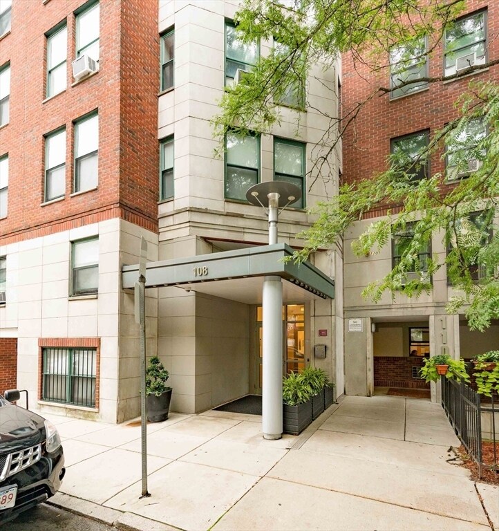 Foto principal - 108 Peterborough St