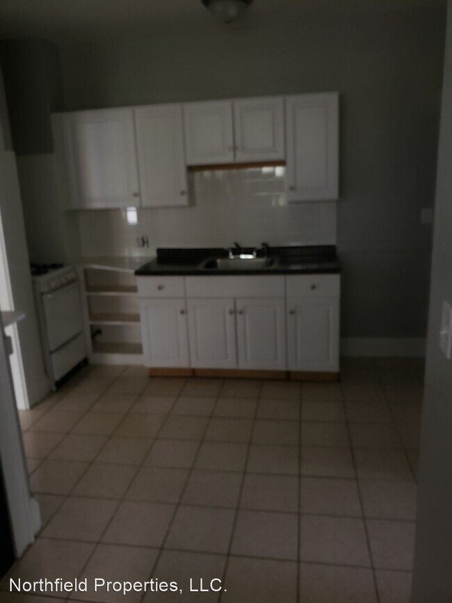 Building Photo - 7 Cedar Ave