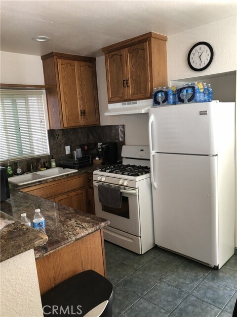 Foto del edificio - 318 Metropole Ave