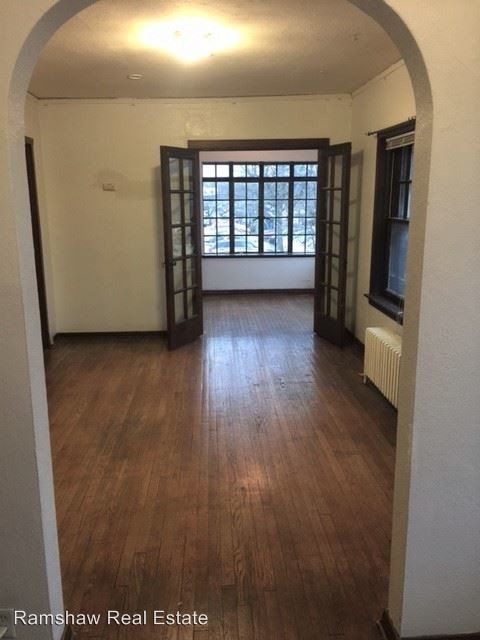 Building Photo - 1 br, 1 bath Room For Rent - 402 S. Race St