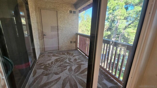 Foto del edificio - 12091 Alta Carmel Ct