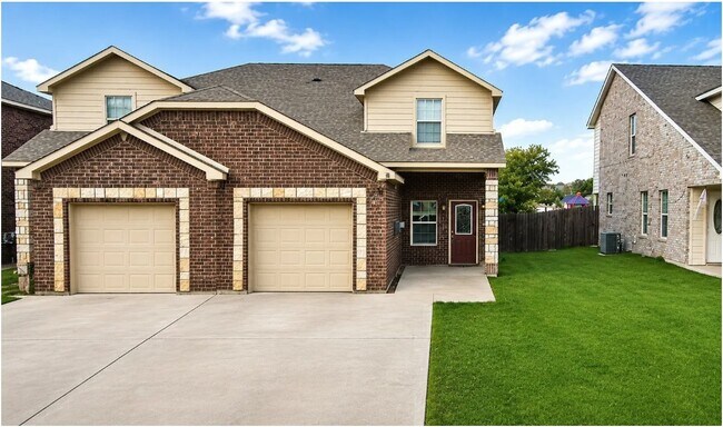 Building Photo - 904-906 Parkplace Ridge