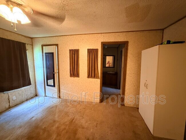 Building Photo - 431 Rocky Ridge Ln