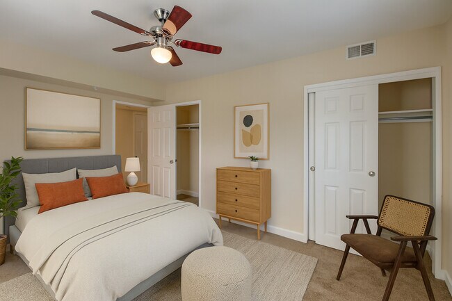 Foto del edificio - Barclay Apartments and Fairfax Court