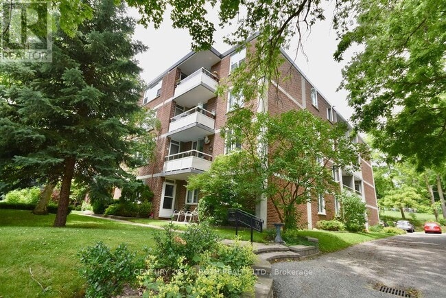 Building Photo - 2 Grove St E