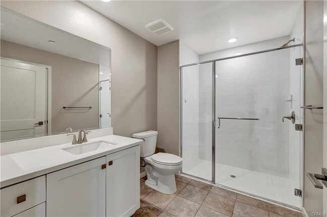 Building Photo - 105 Bowery