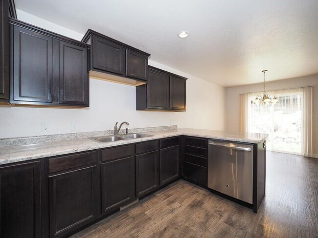 Foto del edificio - Draper Hillside Townhome