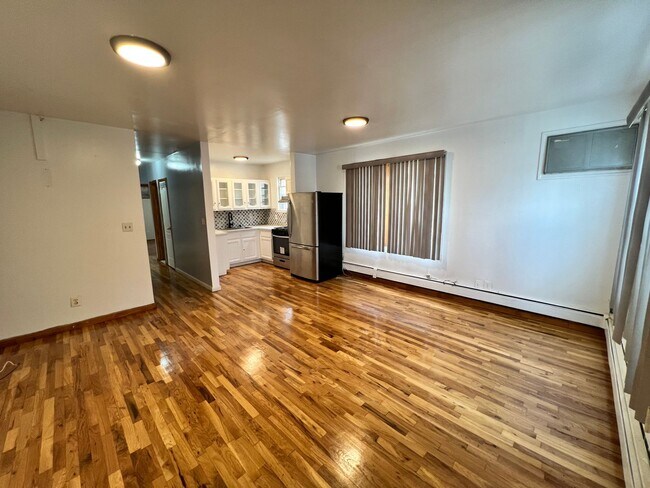 Foto del edificio - 140-11 169th St
