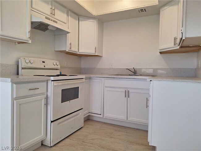 Building Photo - 1446 Garden Cir
