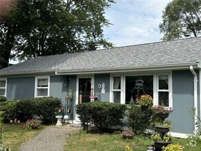 Building Photo - 6 Hickory Ave