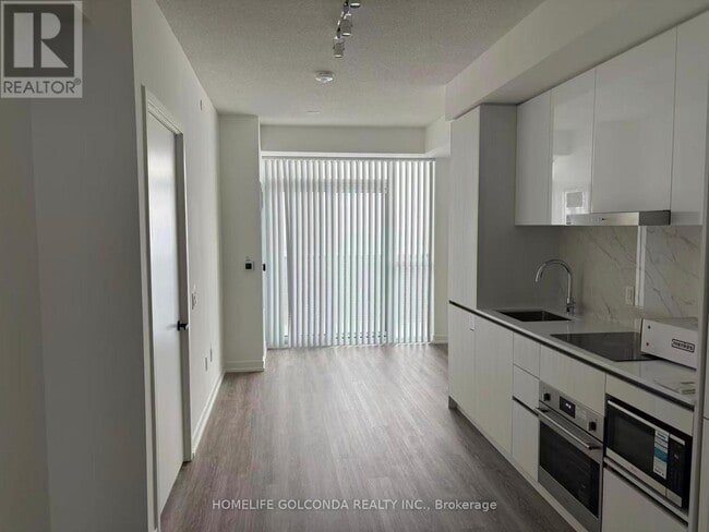 Building Photo - 8 Interchange Wy