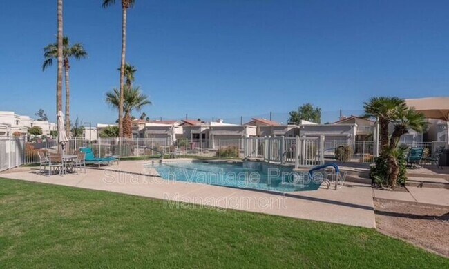 Foto del edificio - 2647 N Miller Rd