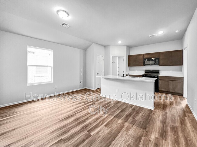Foto del edificio - 927 Hudson Rd