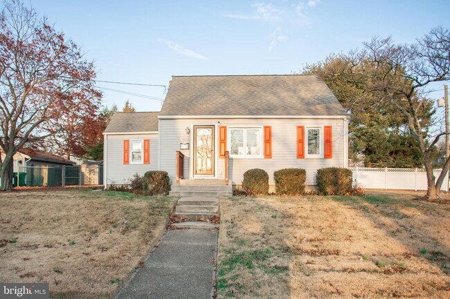 Building Photo - 833 Lincoln Ave