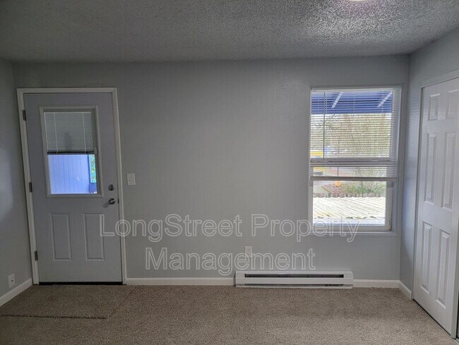 Foto del edificio - 3141 N Shore Dr SE