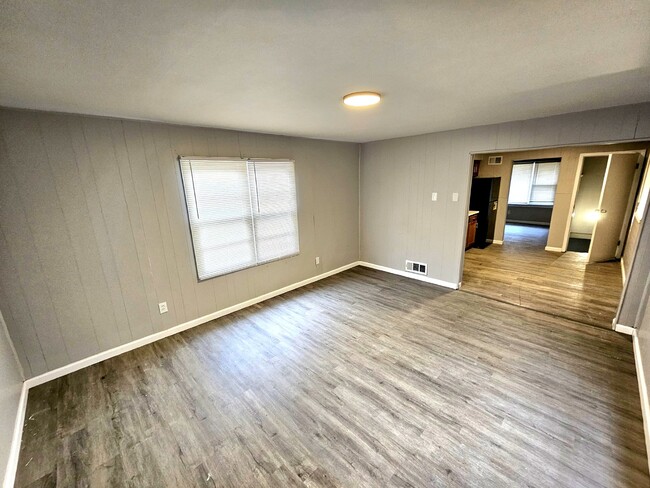 Building Photo - 3-Bedroom Retreat with 1072 Sq. Ft. of Com...