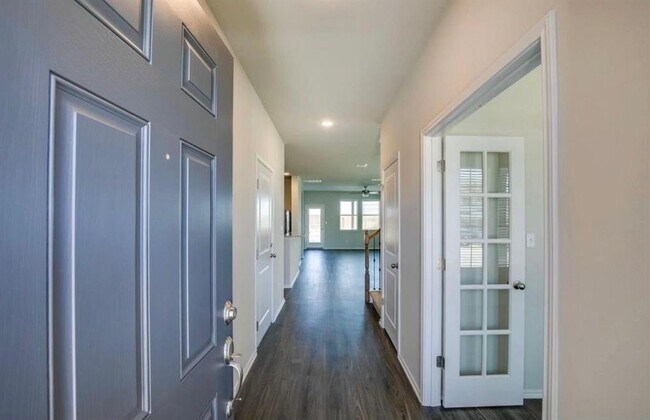 Foto del edificio - 129 Goldfinch Dr