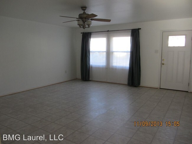 Building Photo - 1017 Christmas Ln