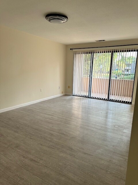 Building Photo - 26F Shrewsbury Green Dr