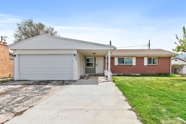 Photo - 6007 S 115 W House
