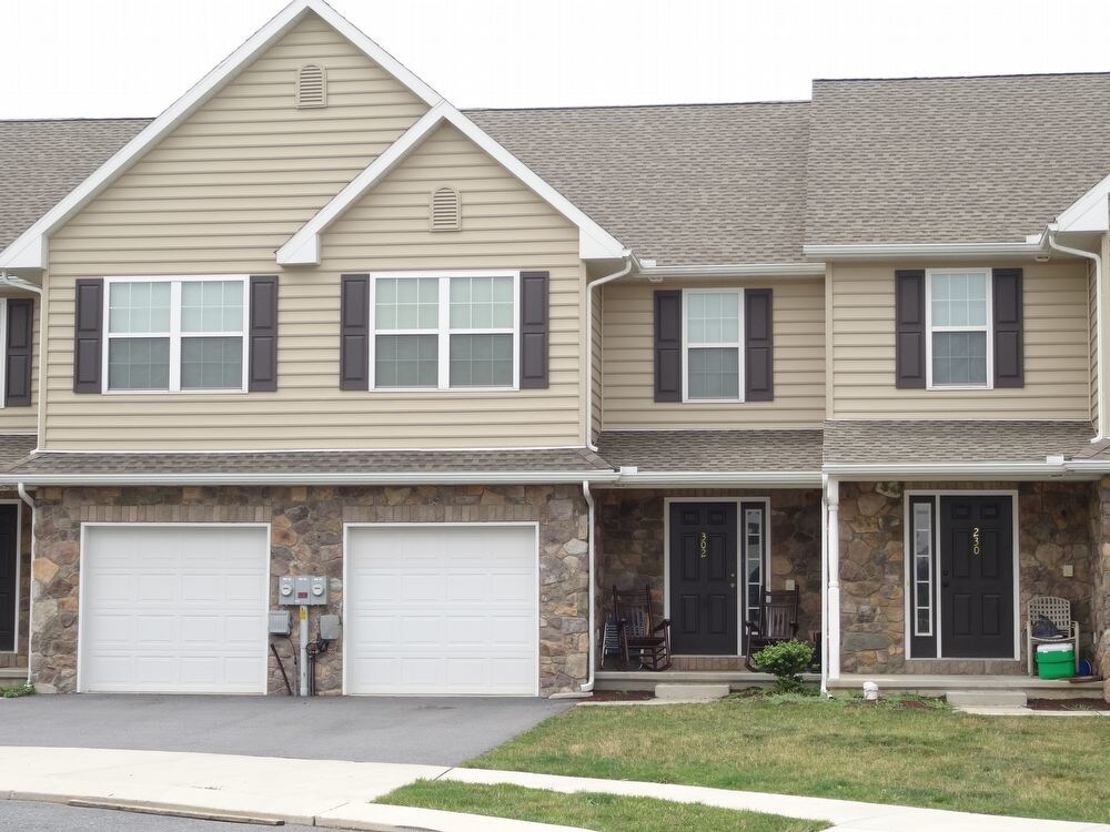 302 Mount Olive Ln, Ephrata, PA 17522 Townhome Rentals in Ephrata PA