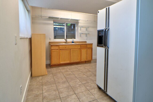 Foto del edificio - Basement Apartment Near Springville Canyon