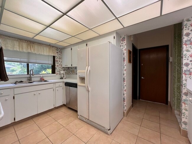 Building Photo - Grenelefe/Country Homes Community